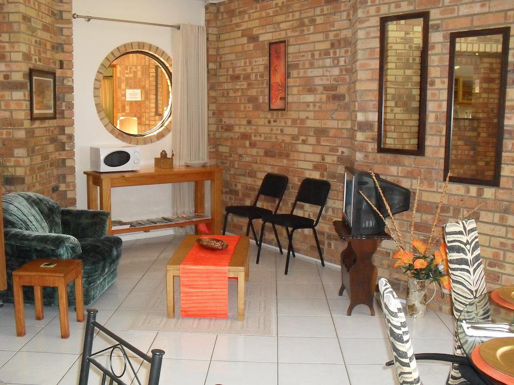 8 Royal Palm B&B Umhlanga Rocks Dış mekan fotoğraf
