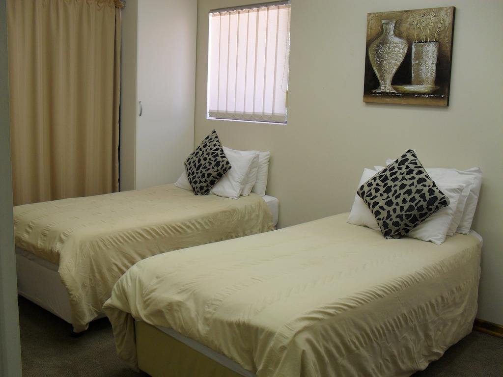 8 Royal Palm B&B Umhlanga Rocks Oda fotoğraf
