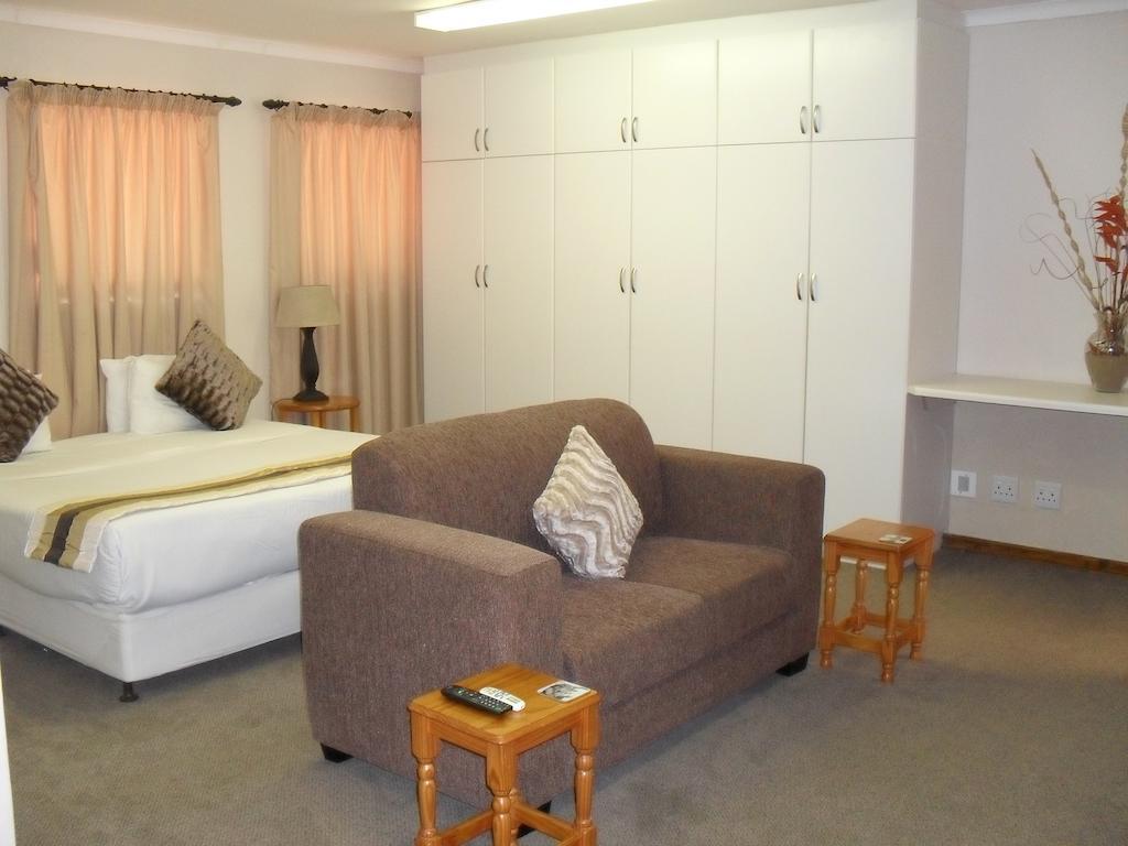 8 Royal Palm B&B Umhlanga Rocks Oda fotoğraf