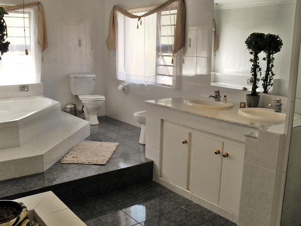8 Royal Palm B&B Umhlanga Rocks Oda fotoğraf