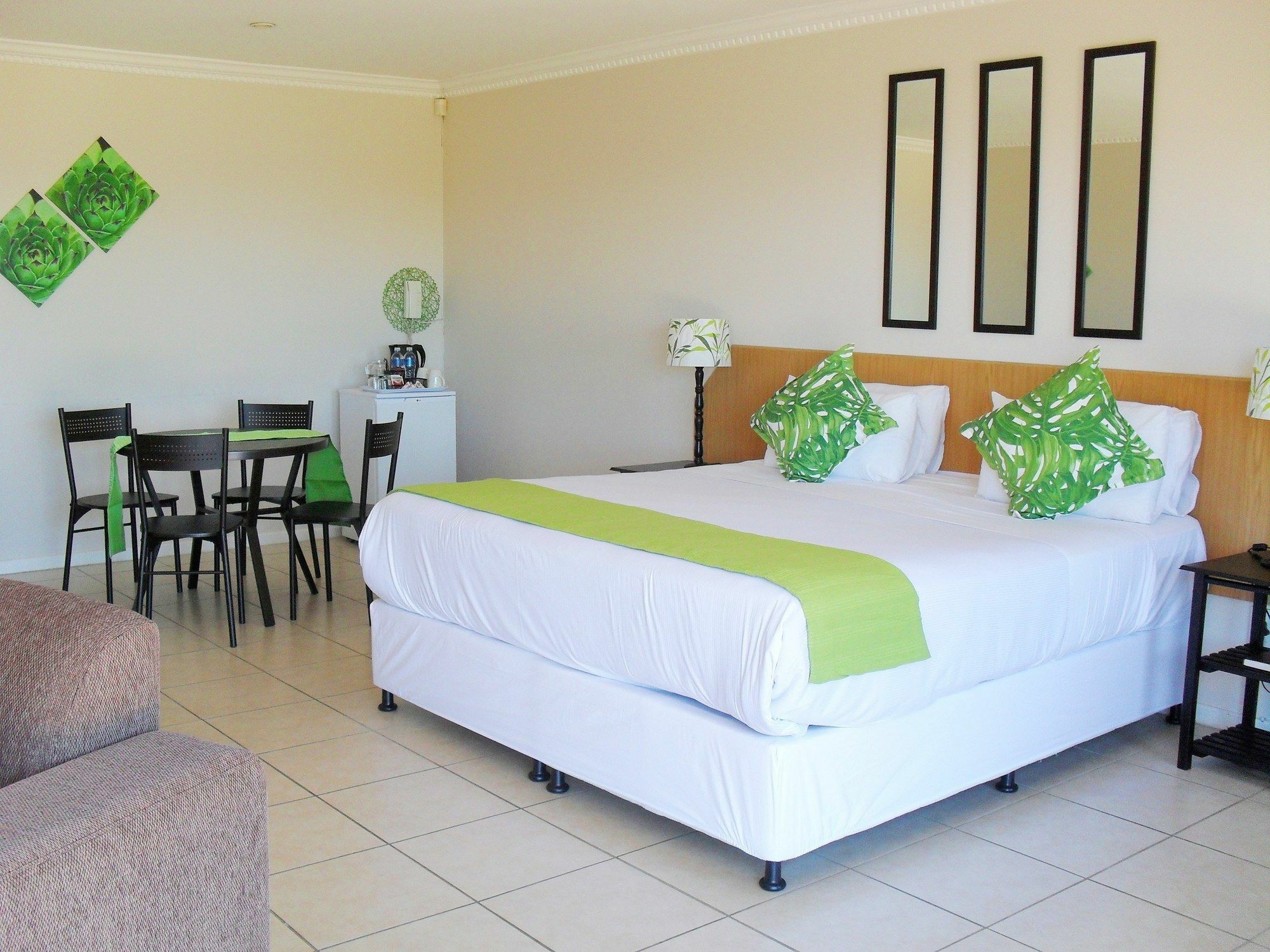 8 Royal Palm B&B Umhlanga Rocks Dış mekan fotoğraf