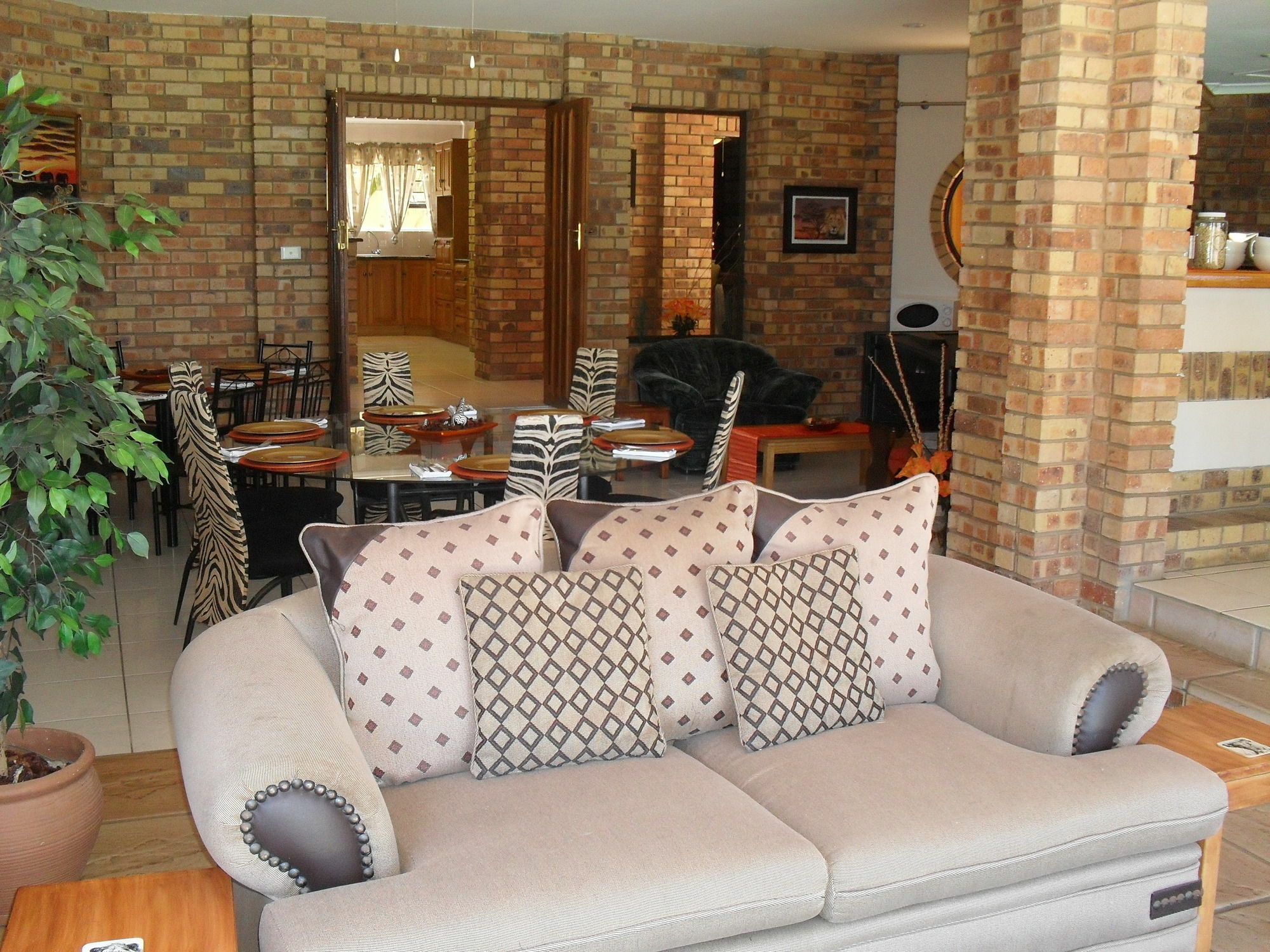 8 Royal Palm B&B Umhlanga Rocks Dış mekan fotoğraf